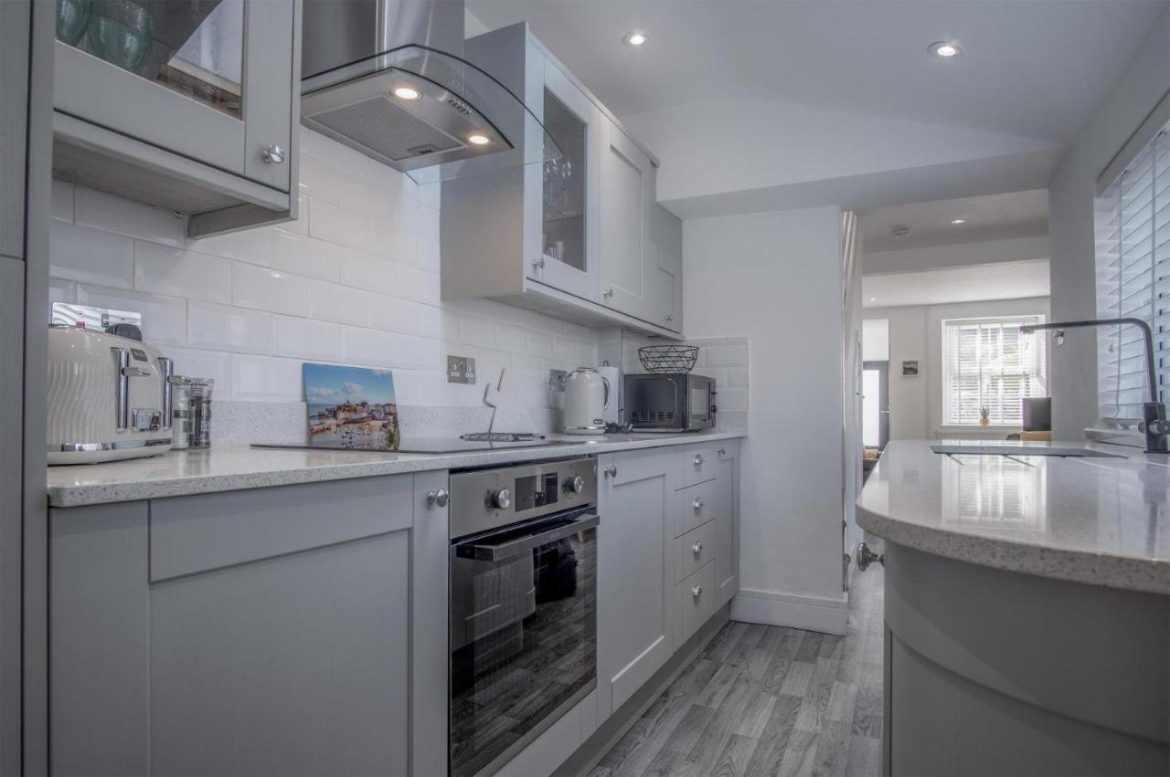 Hawtree Cottage - 2 Bedroom Cottage - Tenby Dış mekan fotoğraf